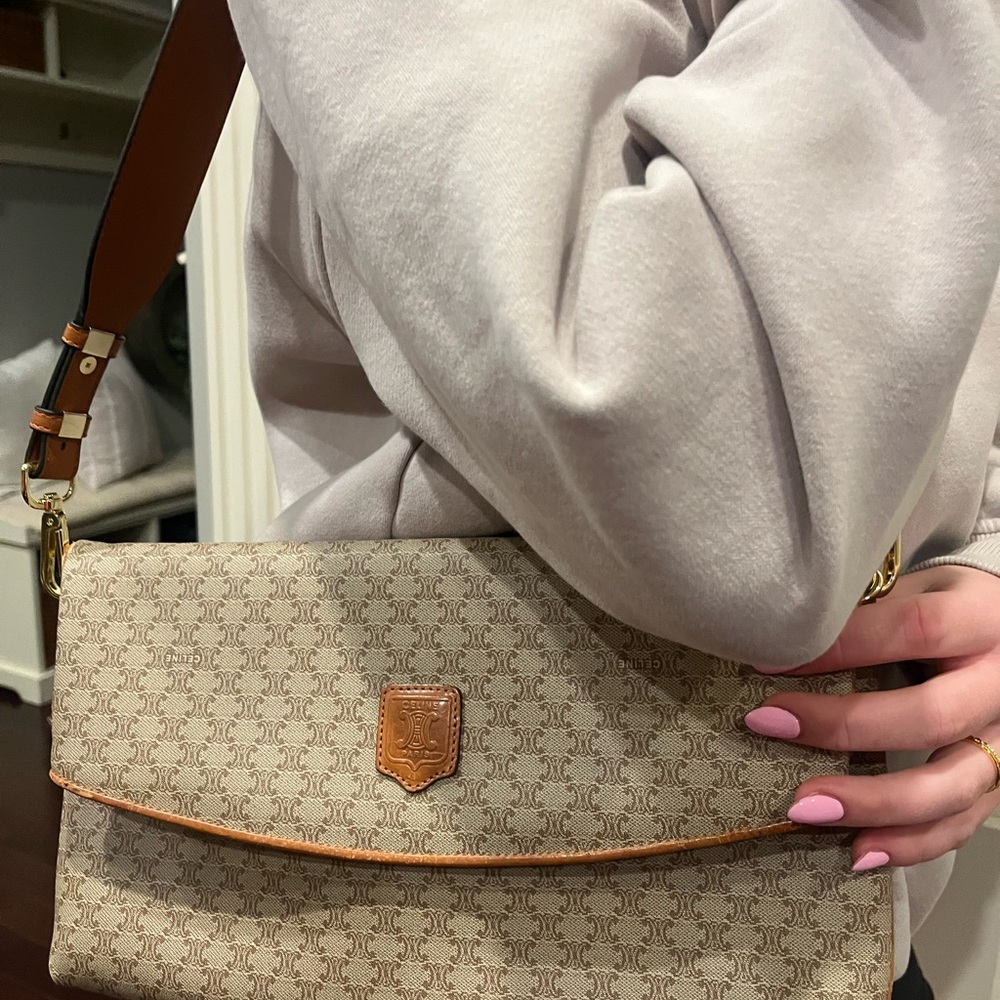 Beautiful, classic canvas authentic Celine clutch or shoulder bag or Crossbody🤎 - Picture 2 of 11